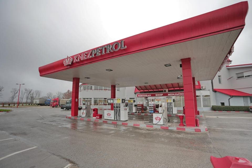 Property building, Facade/entrance, Day, Property logo or sign