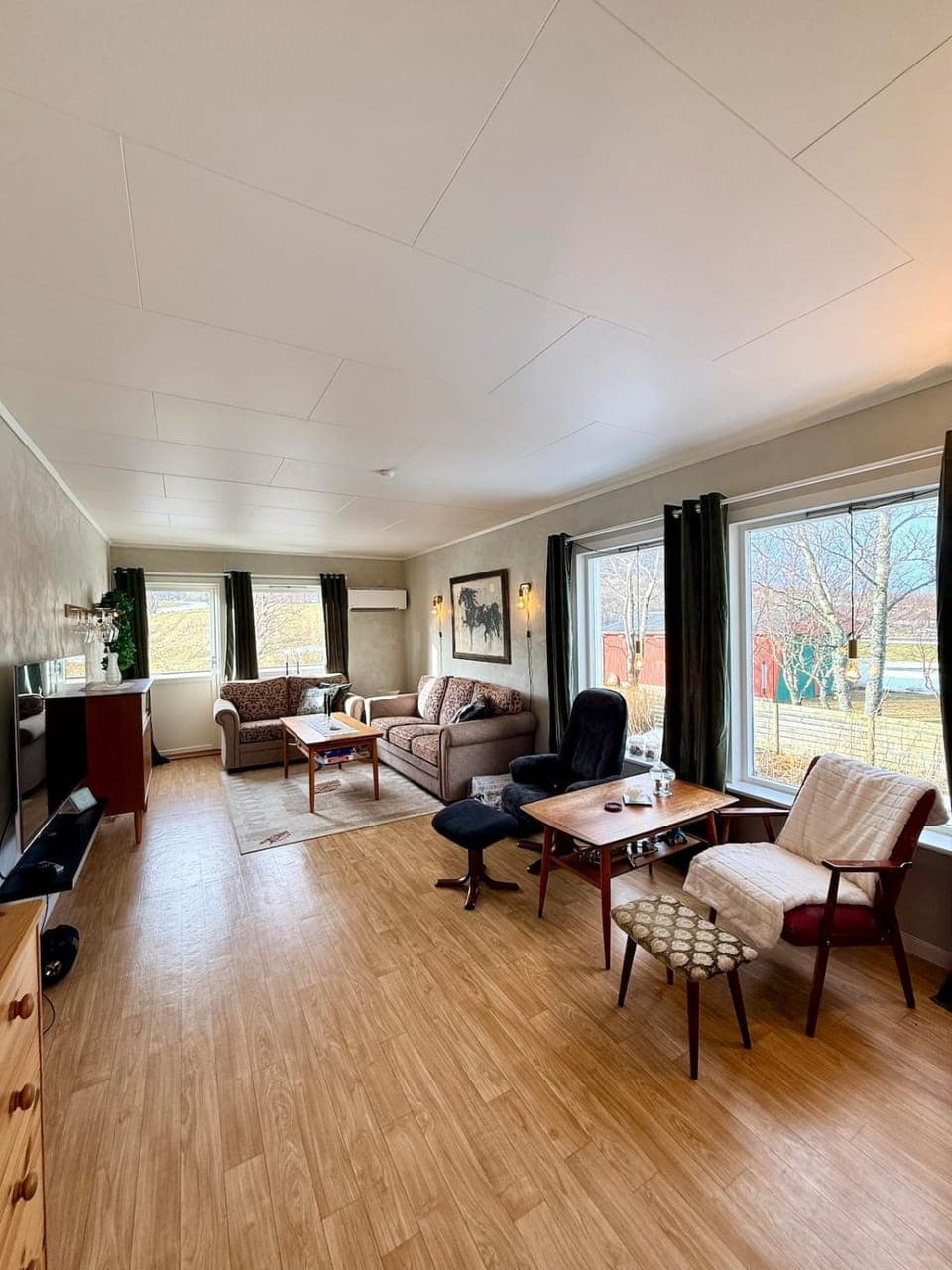 Living room, Seating area