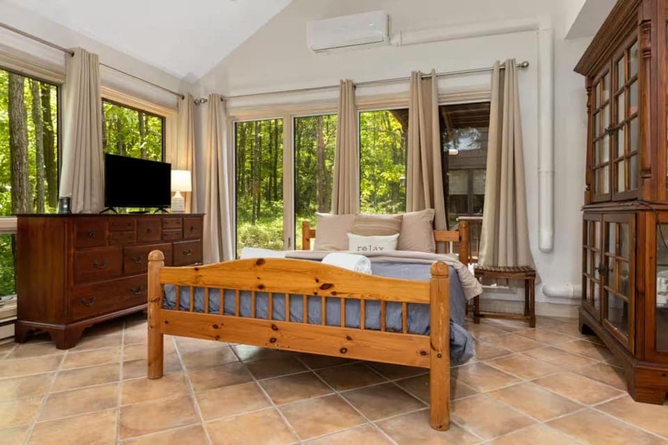 Bed, Bedroom