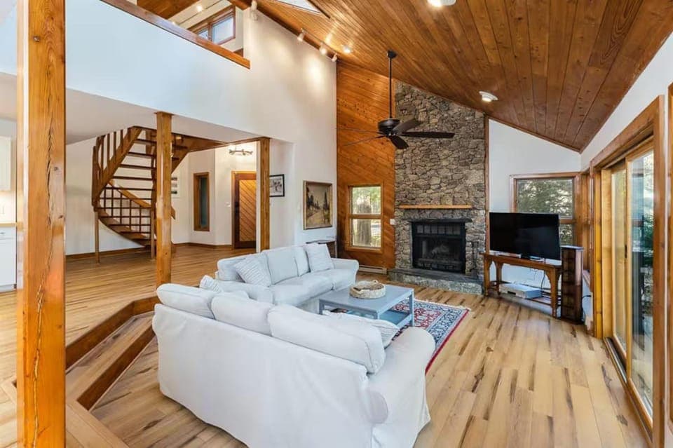 TV and multimedia, Living room, Seating area