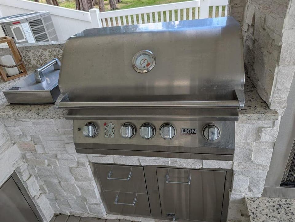 BBQ facilities, Kitchen or kitchenette