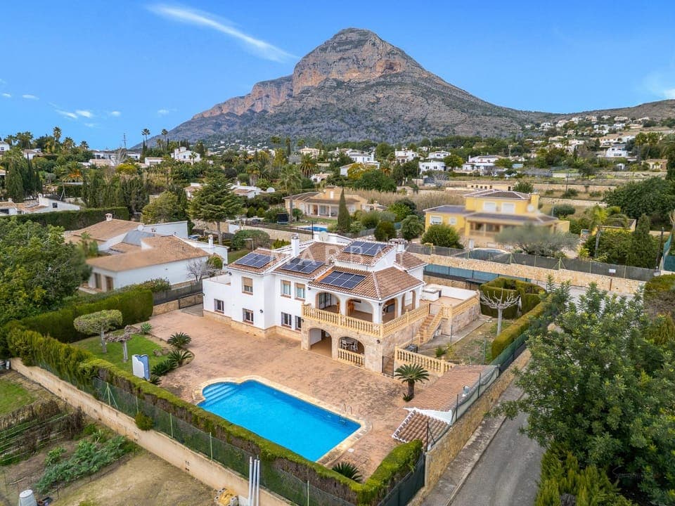 Property building, Day, Natural landscape, Mountain view, Pool view