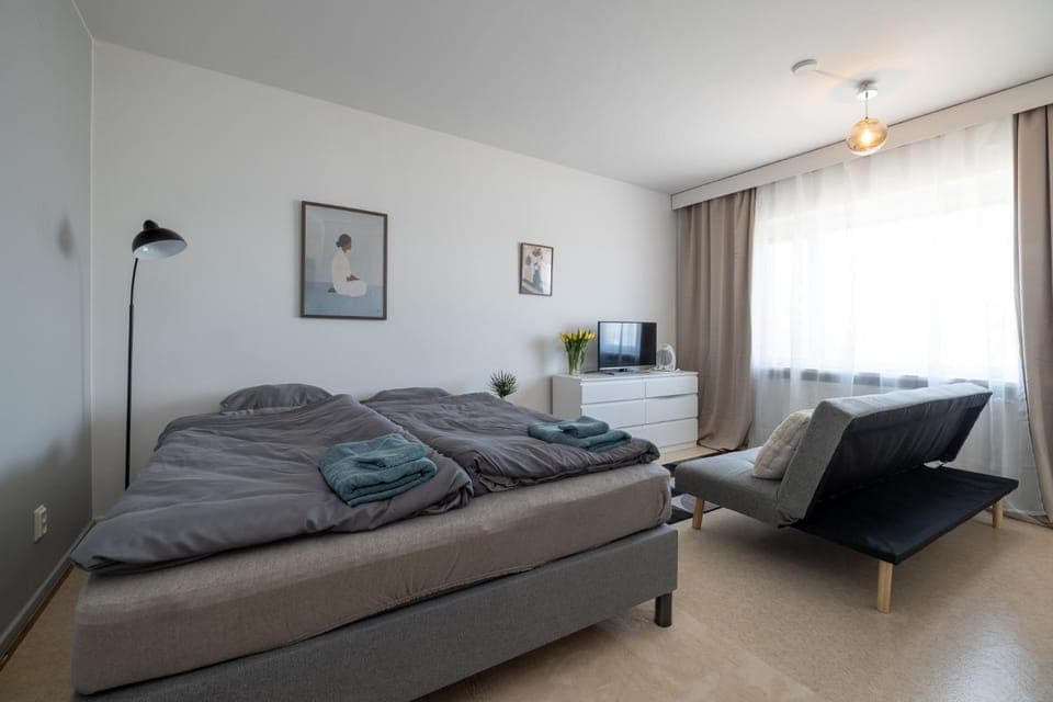 Bed, Living room