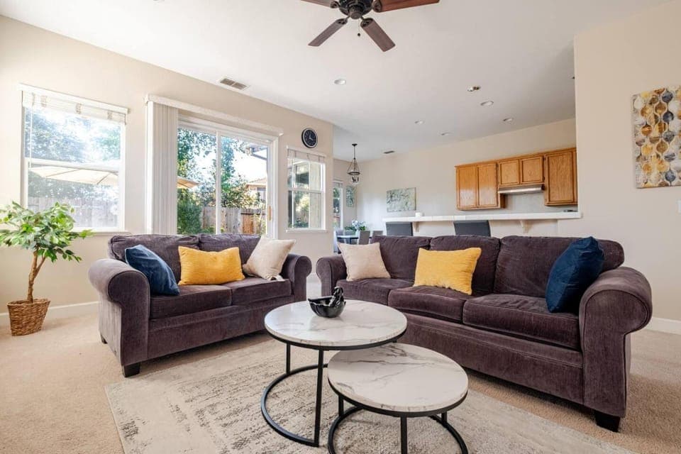 Grace Vista Spacious Near Downtown, Bars, UC Davis House in West Sacramento