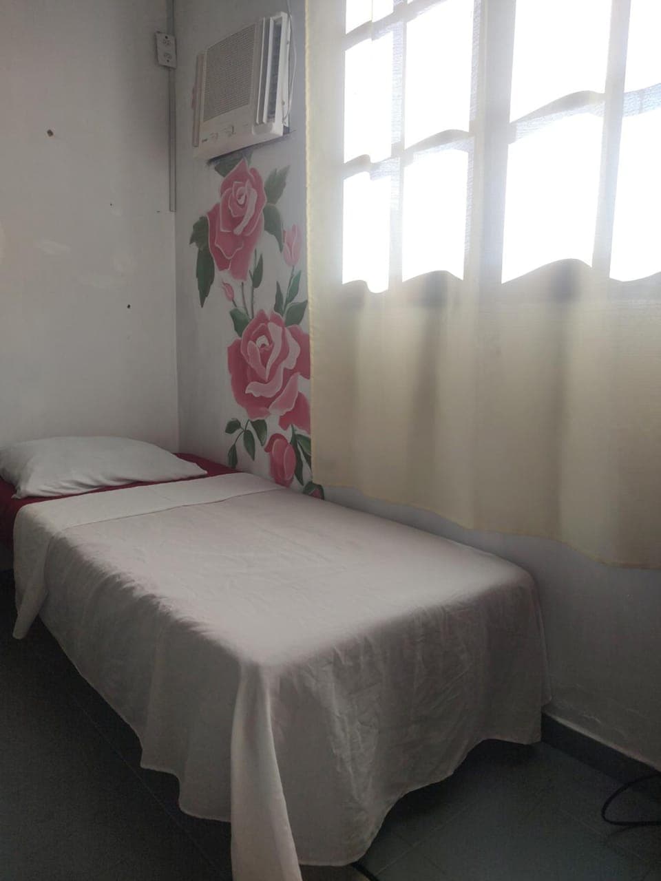 Bed, Photo of the whole room, Bedroom, air conditioner