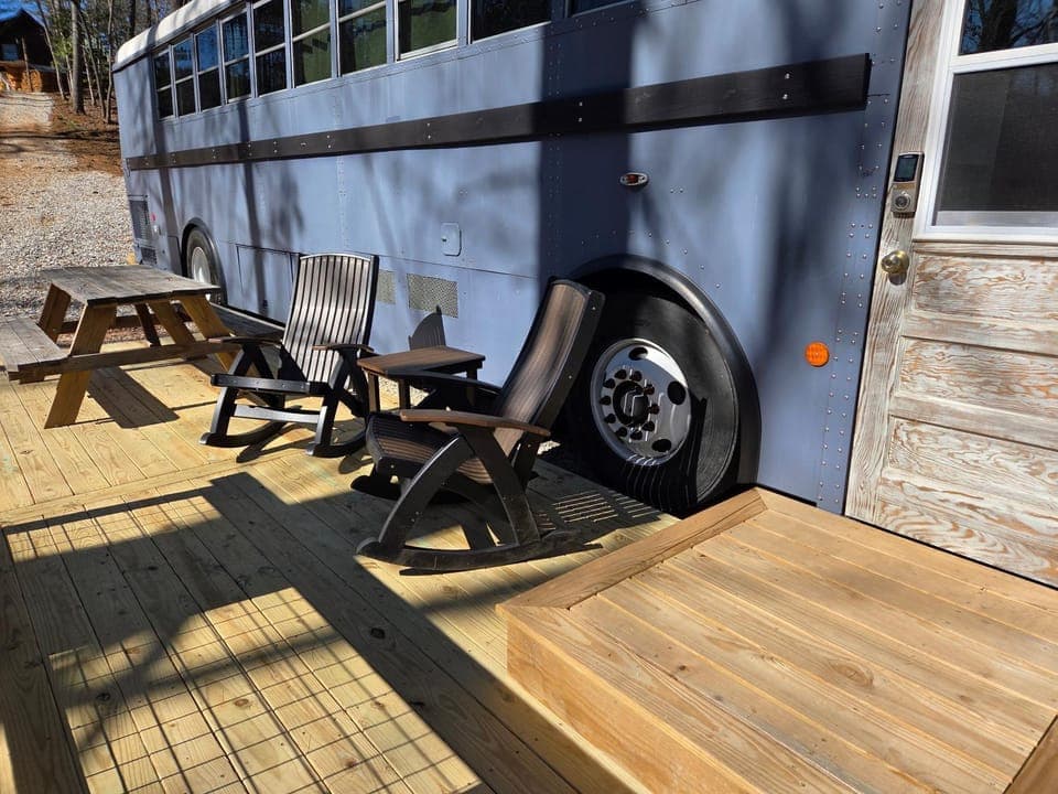 Lazy T Cabins - The Skoolie Cabin in Stecoah