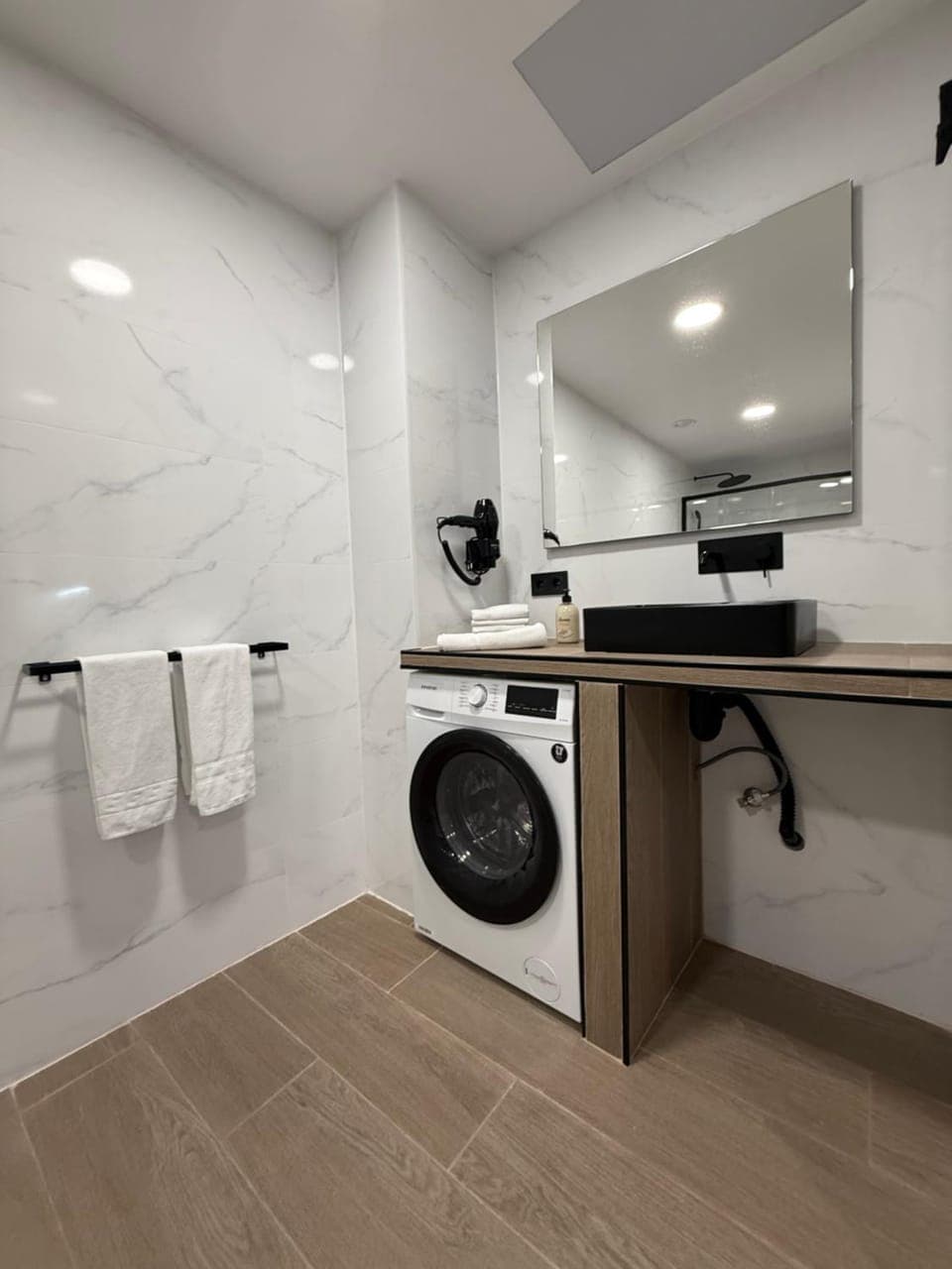 Bathroom, washing machine