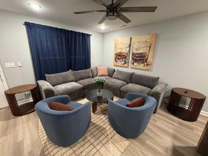 Spacious 6BR Louisville Duplex Sleeps 27 Games House in Jeffersonville