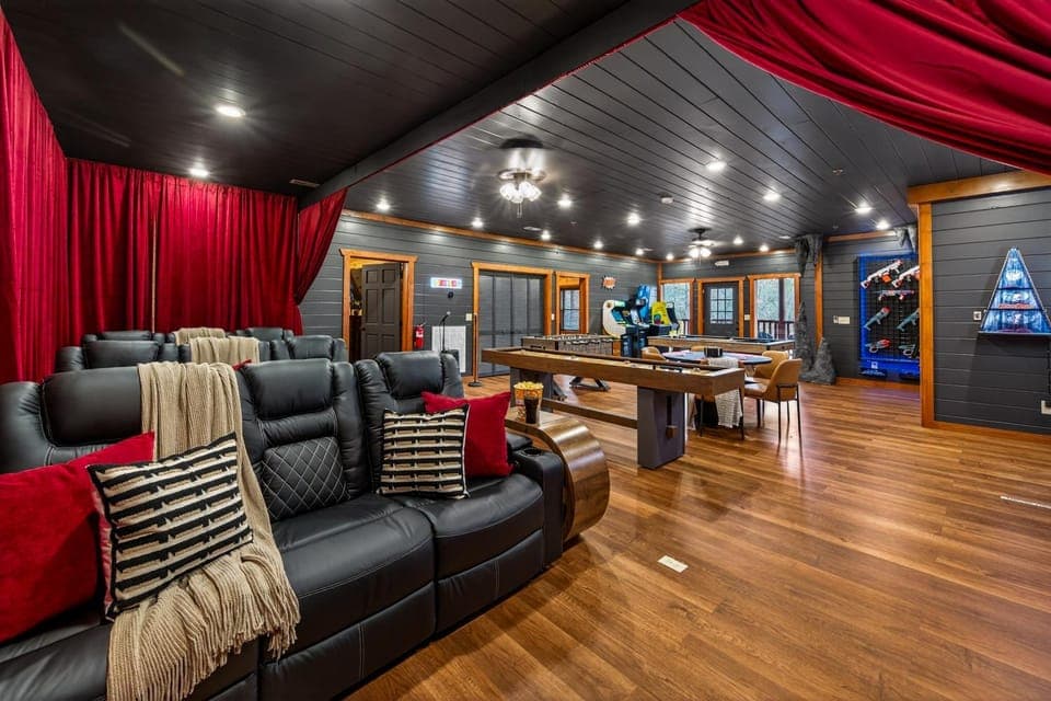Communal lounge/ TV room