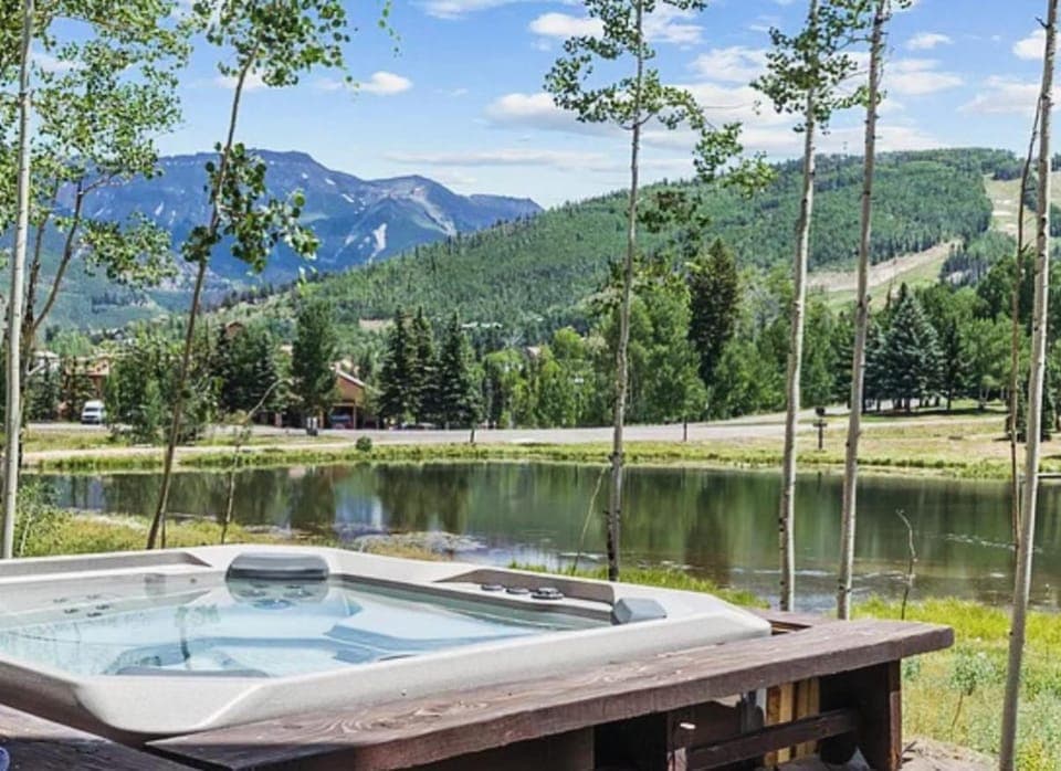 Elk Lake Lodge House in Telluride