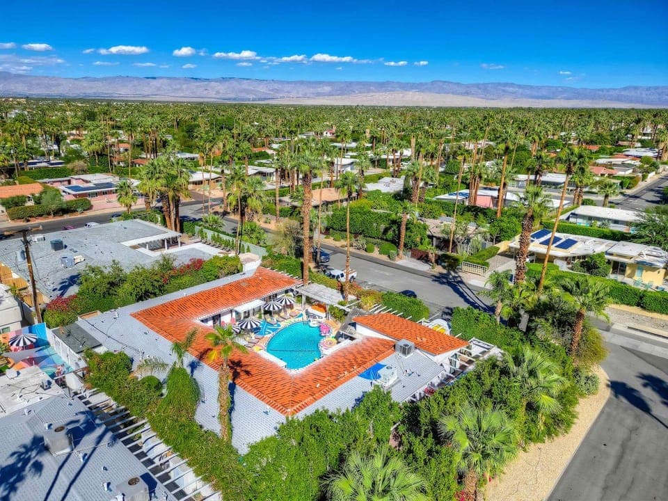 Spirit of Sofia 12bd House in Palm Springs