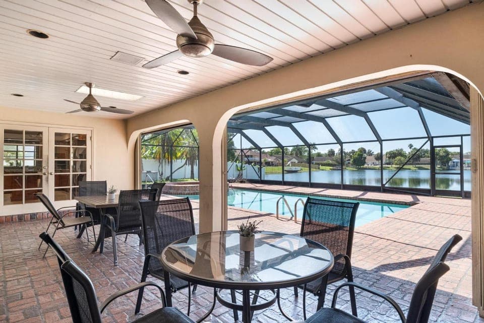 Waterfront 5BR Home with Game room Pool Sleeps 10 House in North Lauderdale