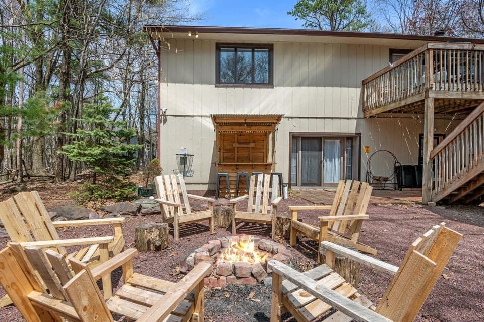 Good Lodge - Hot Tub Beach Access Pool Table House in Hickory Run State Park