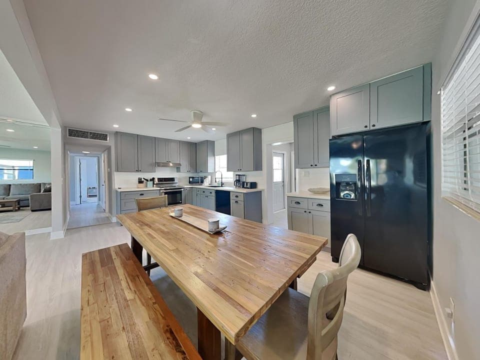 Kitchen or kitchenette, Dining area, kitchen