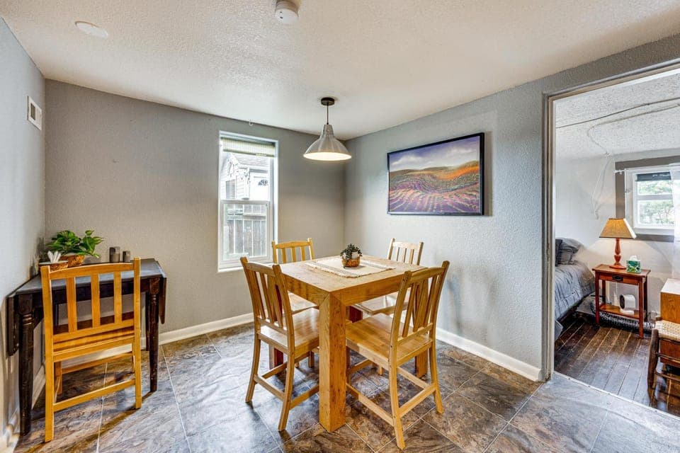 Walk to Park, Trails & Pub! Palmer Lake Cottage House in Palmer Lake
