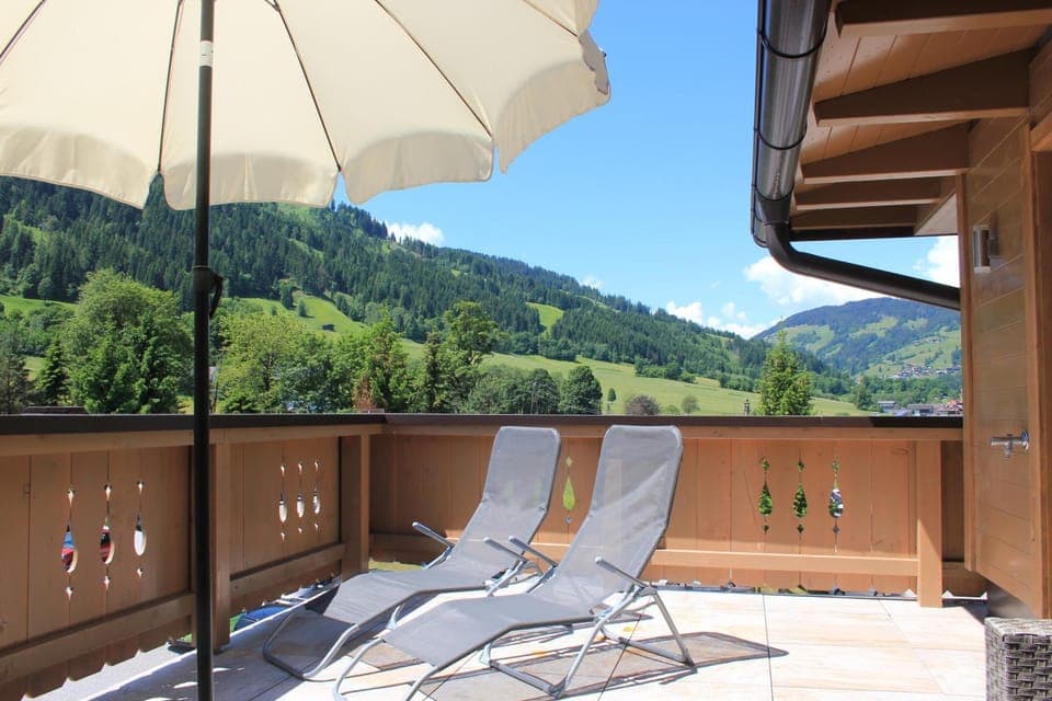 Balcony/Terrace, Mountain view