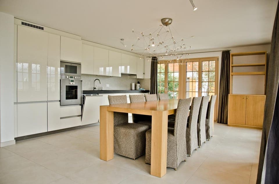 Bathroom, Dining area