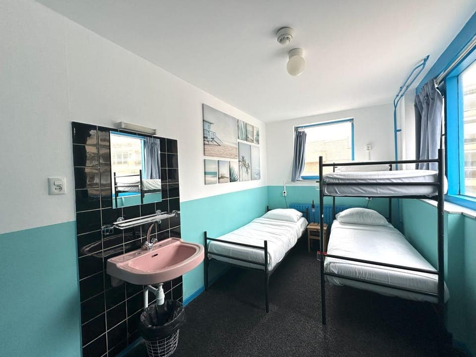 Bed, Bedroom, bunk bed