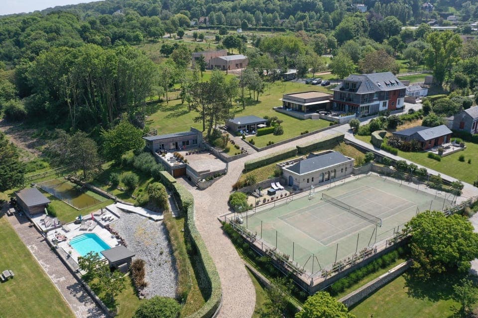 Bird's eye view, Tennis court, Pool view