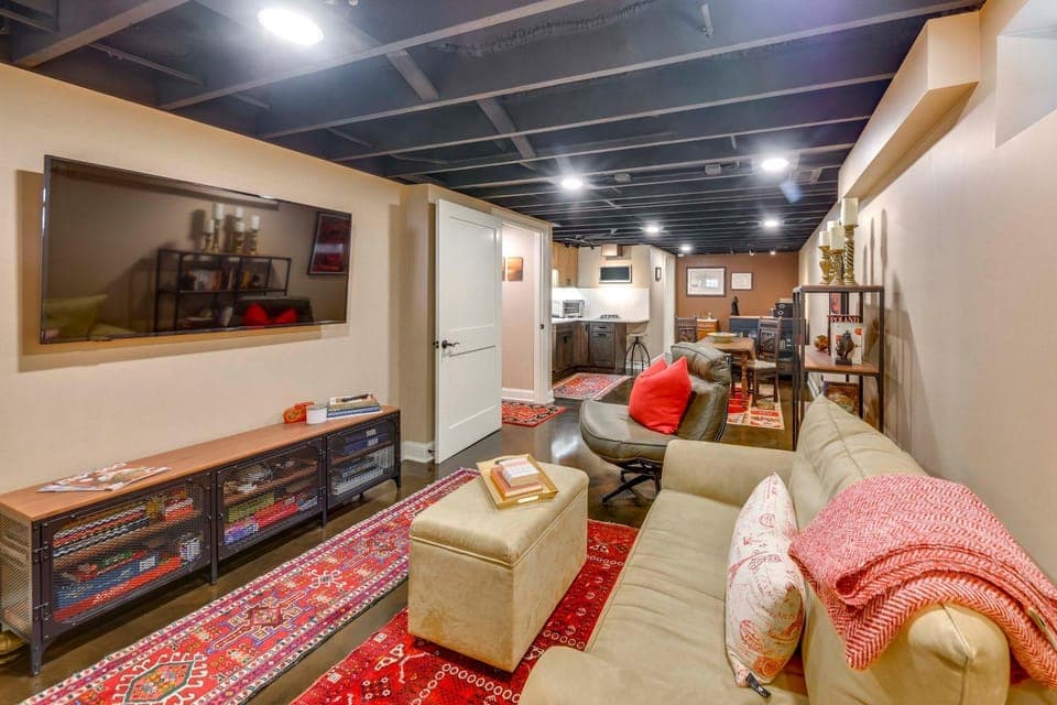 Close to Wrigley Field, the beach and down town Apartment in Sauganash