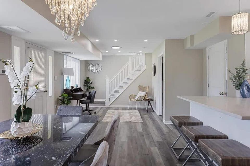 Spacious 5 Bed 2 bath House House in Northlake