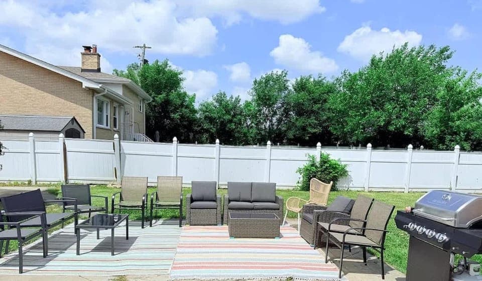 Spacious 5 Bed 2 bath House House in Northlake