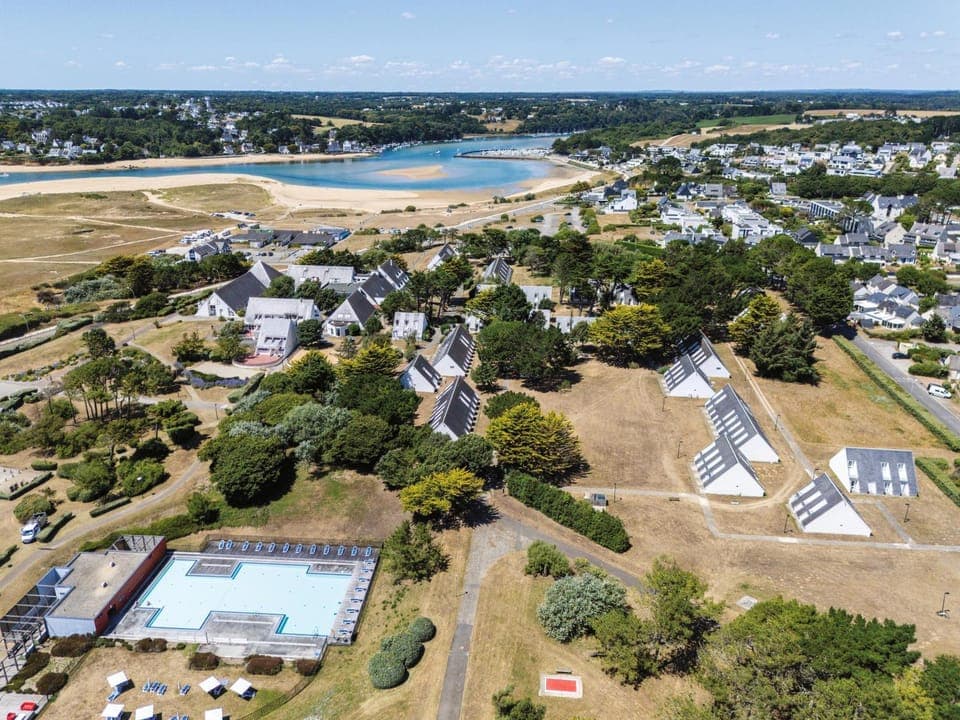 Property building, Swimming pool