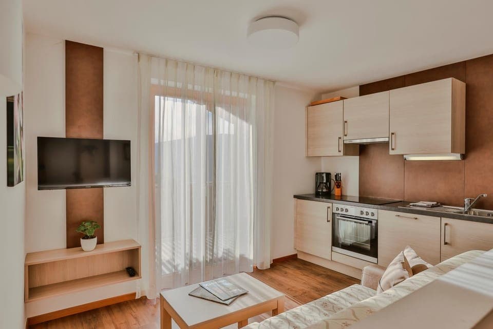 TV and multimedia, Kitchen or kitchenette