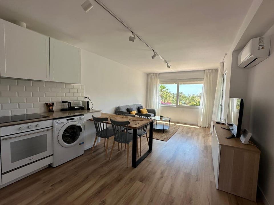 Apartamento frente al mar, piscina y parking Apartment in Villajoyosa