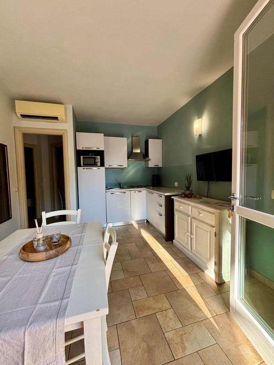 Kitchen or kitchenette, Living room, Dining area