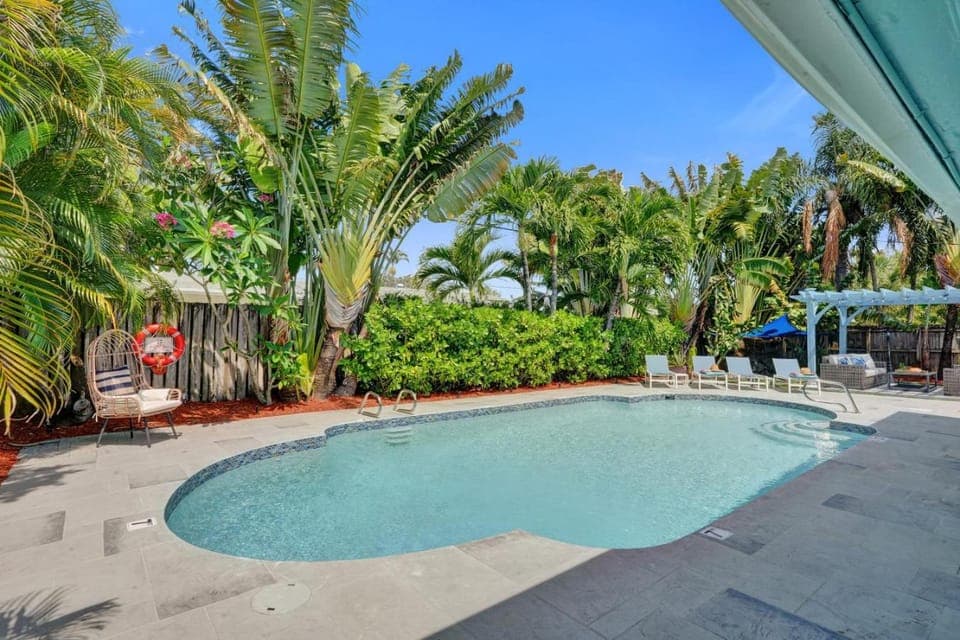 Swimming pool