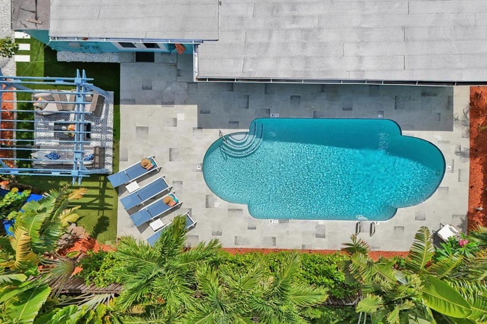 Swimming pool