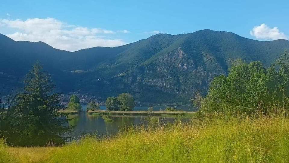 Hiking, Lake view
