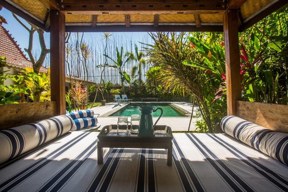 Garden, Seating area, Swimming pool