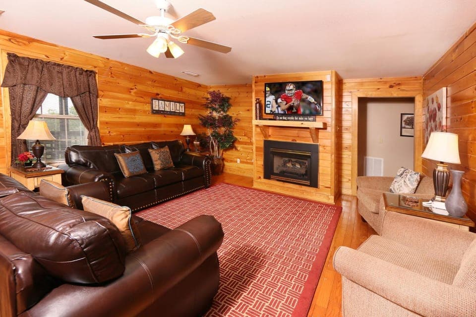 Peaceful Condo for your perfect Mountain Getaway Apartment in Pigeon Forge