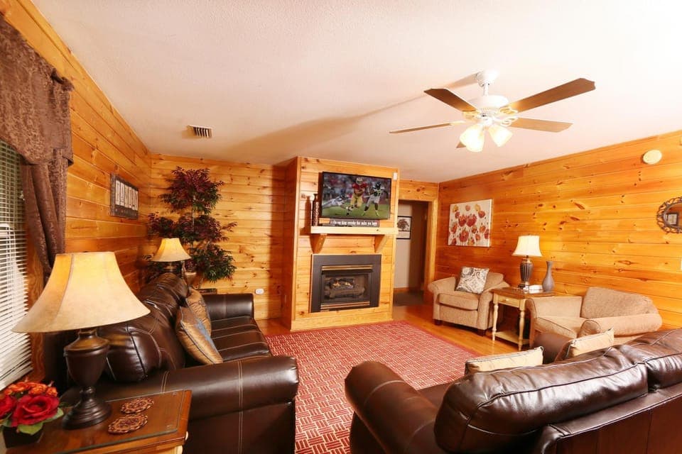 Peaceful Condo for your perfect Mountain Getaway Apartment in Pigeon Forge