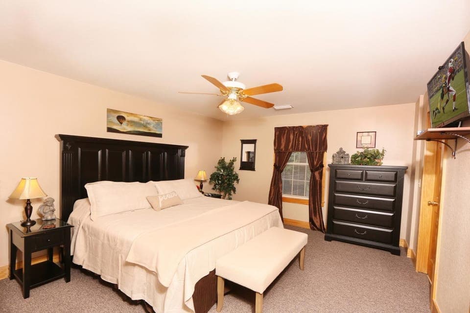 Peaceful Condo for your perfect Mountain Getaway Apartment in Pigeon Forge