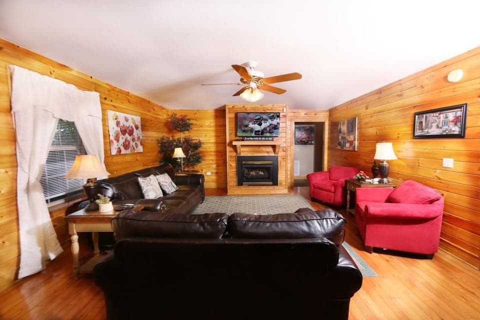 Comfy Condo perfect for your mountain getaway Apartment in Pigeon Forge