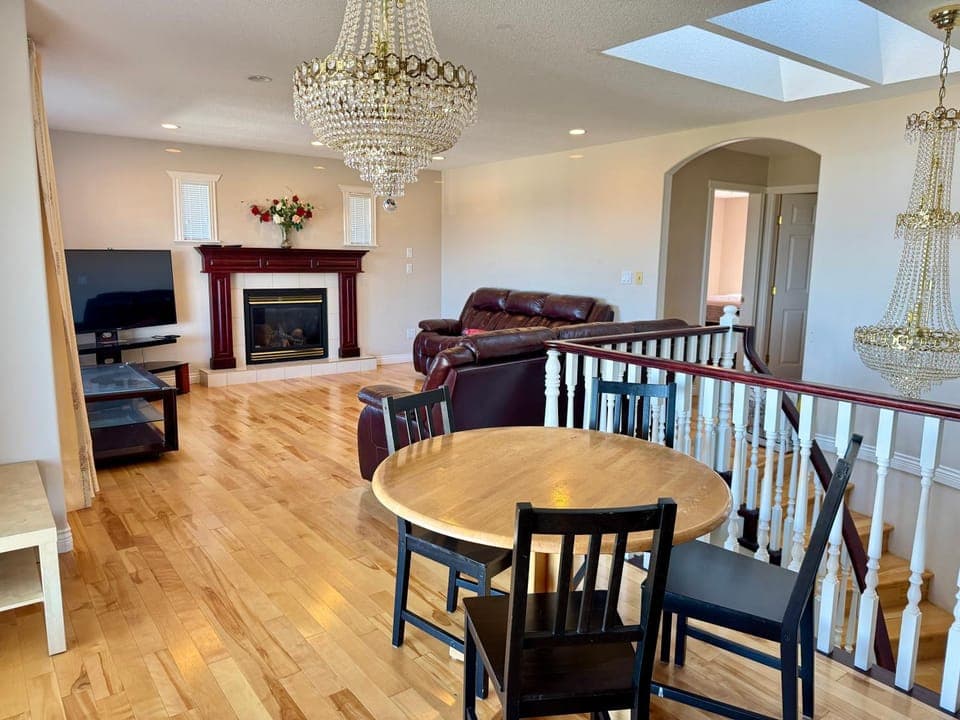 Spacious 2-Bedroom Main Level with 180 Degree Ocean Views in Nanaimo Bed and Breakfast in Nanaimo