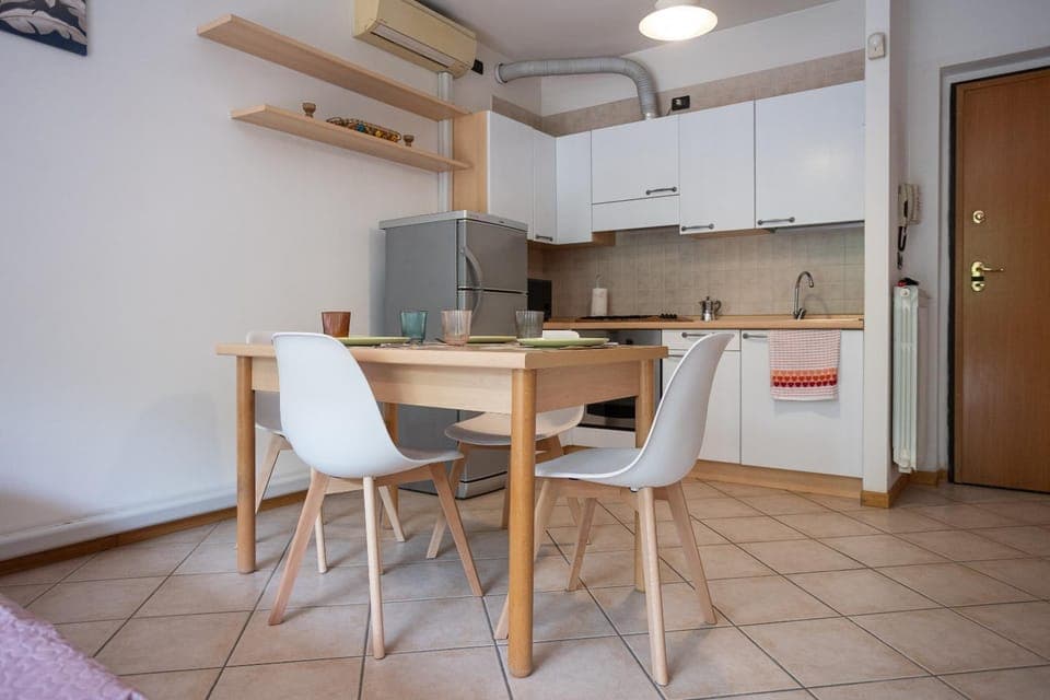 Desenzano apartment with garden, garage and pool Apartment in Desenzano del Garda