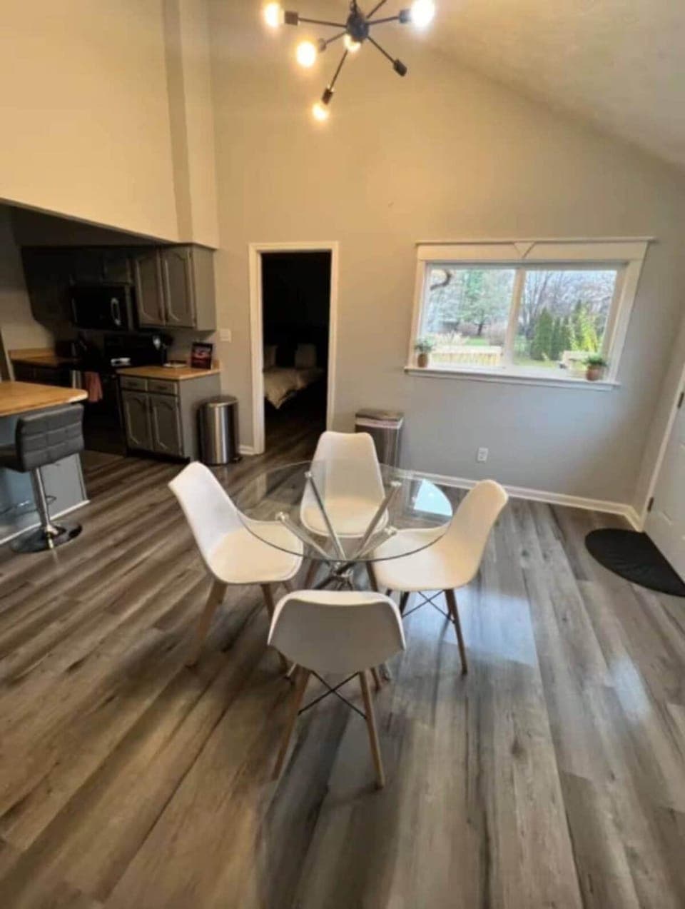 3BR Suburban Getaway in Indy 7 min to Airport House in Indianapolis