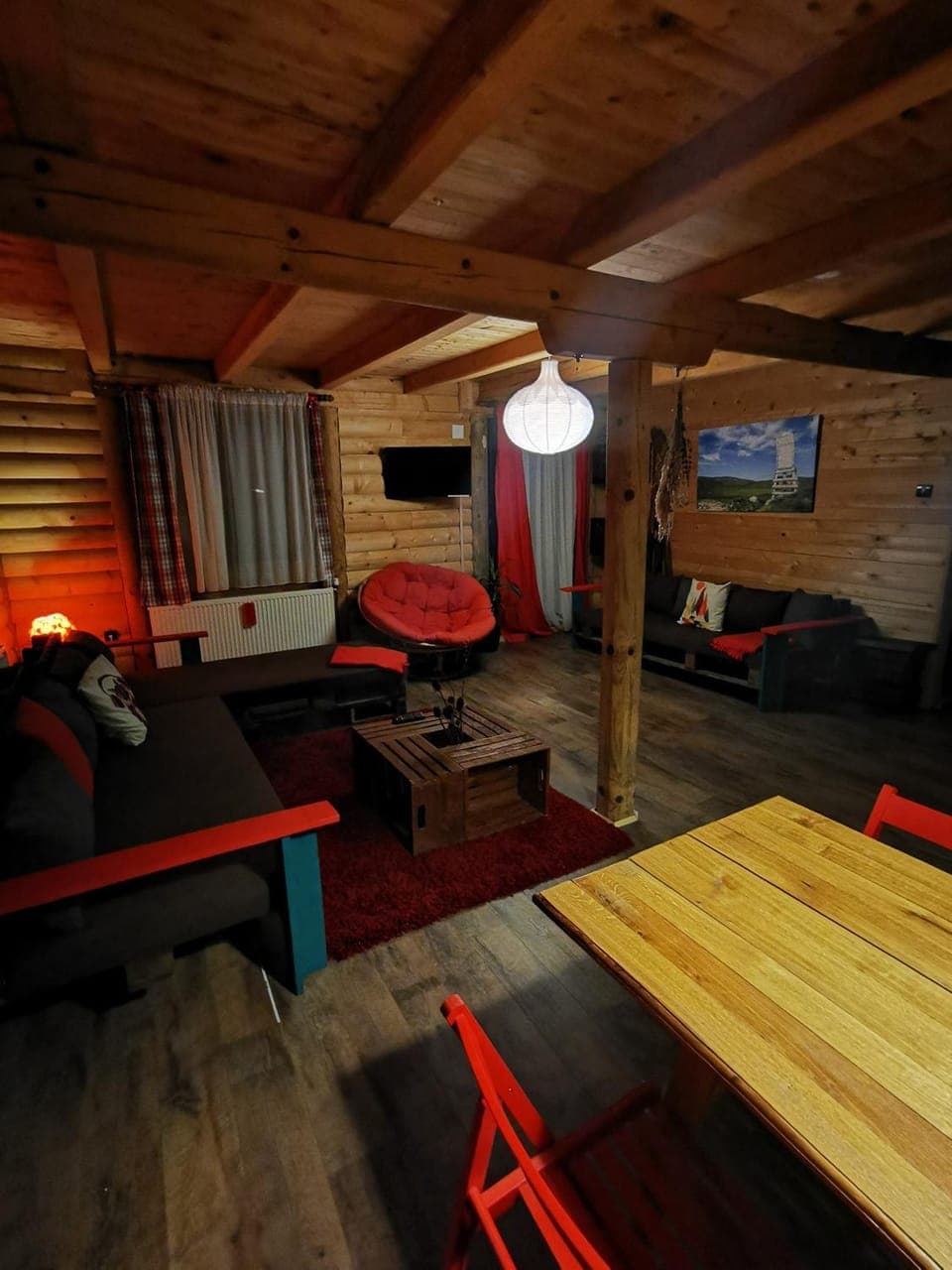 TV and multimedia, Living room, Seating area, Dining area