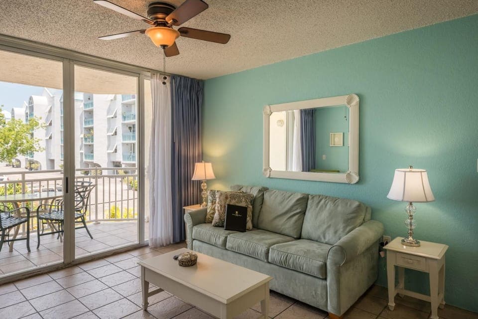 KWSS112 Sunrise Suites - Cozumel Suite 112 House in Stock Island