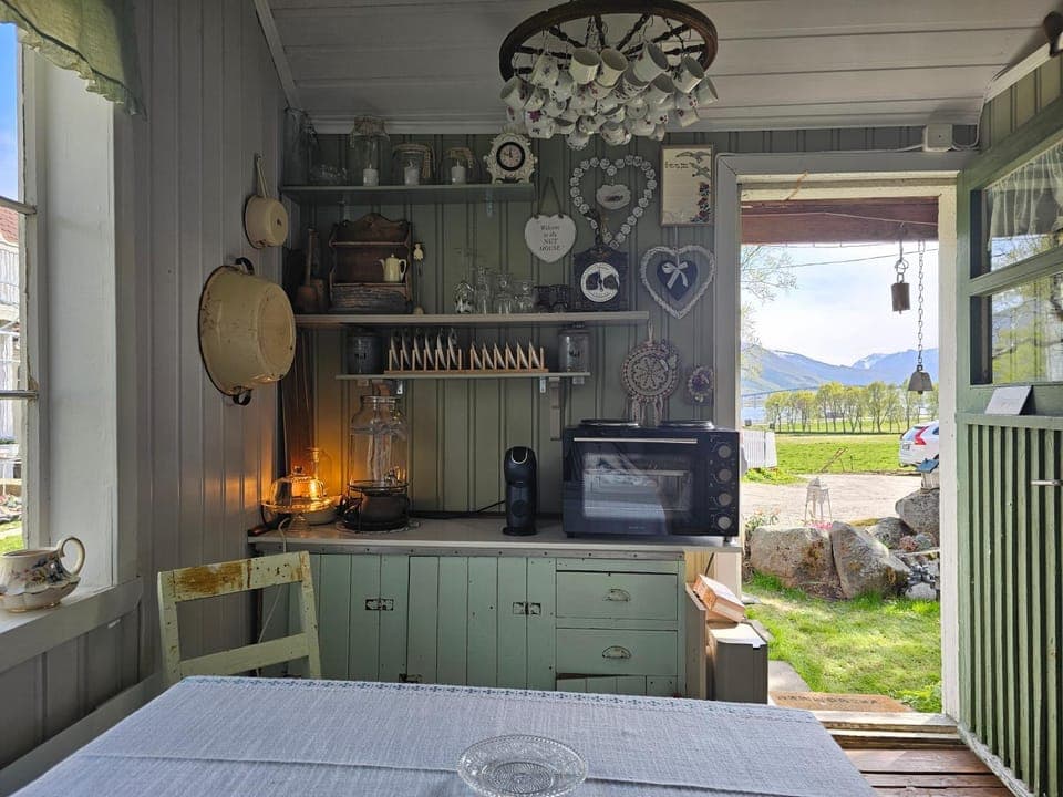 Kitchen or kitchenette, kitchen