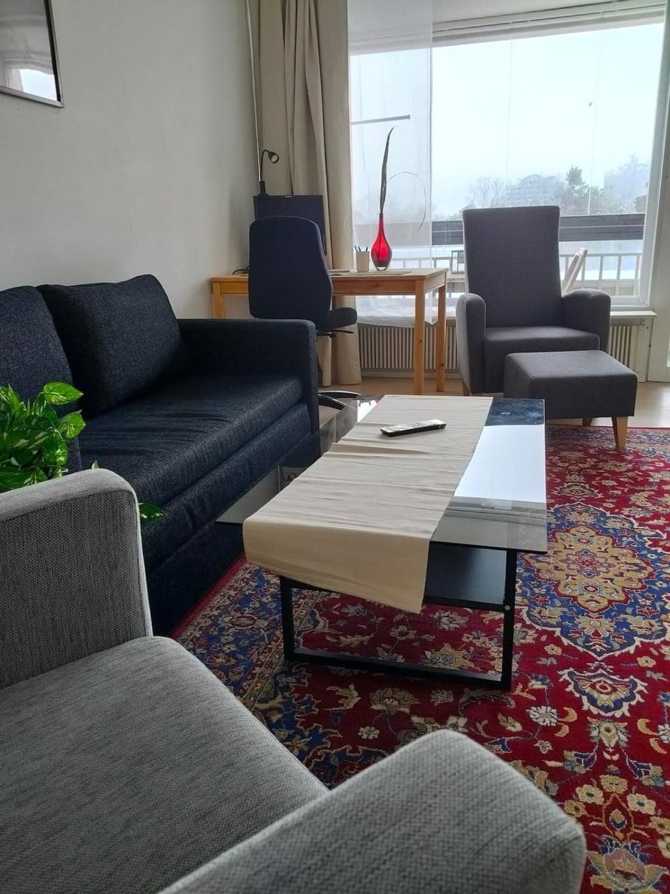 Centrally-located apartment next to shopping center & Metro Apartment in Helsinki