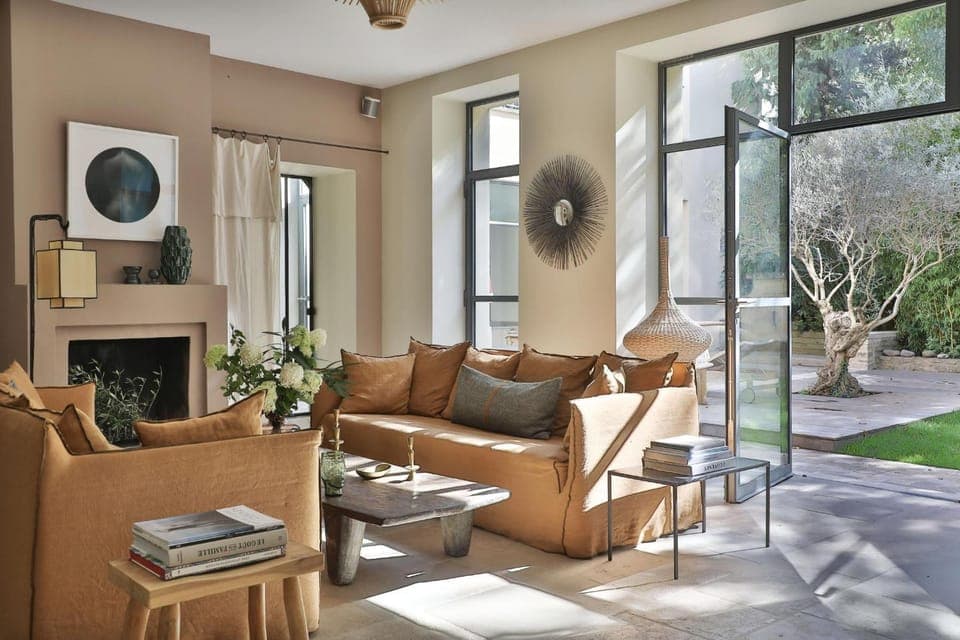 Property building, Living room, fireplace