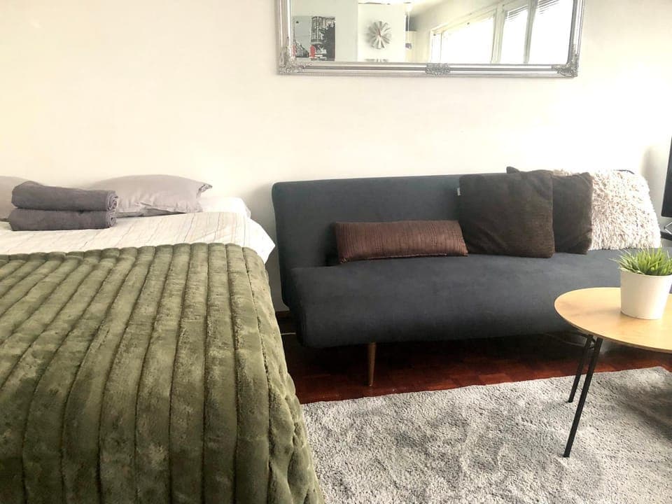 Bed, Living room, Photo of the whole room, Bedroom