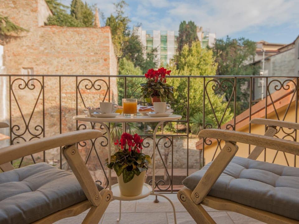 Balcony/Terrace, City view, Garden view