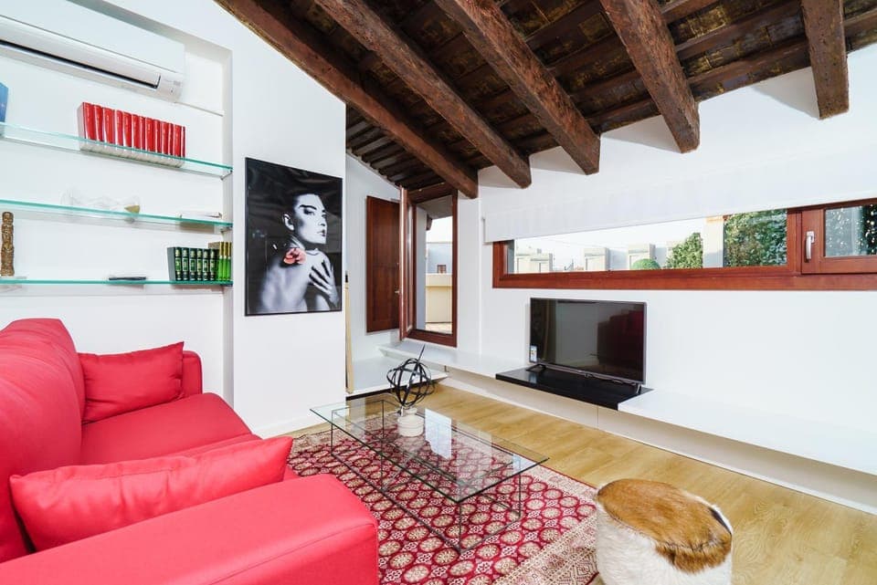 Communal lounge/ TV room