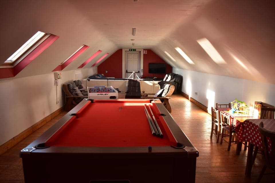 Communal lounge/ TV room, Billiard, Game Room, TV and multimedia, Seating area